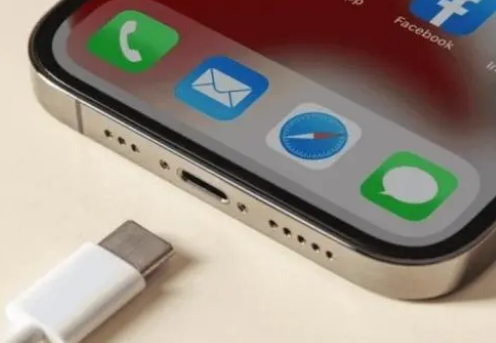 潮南苹果15维修分享iPhone15改USB-C接口后能和安卓用户互借充电器吗 